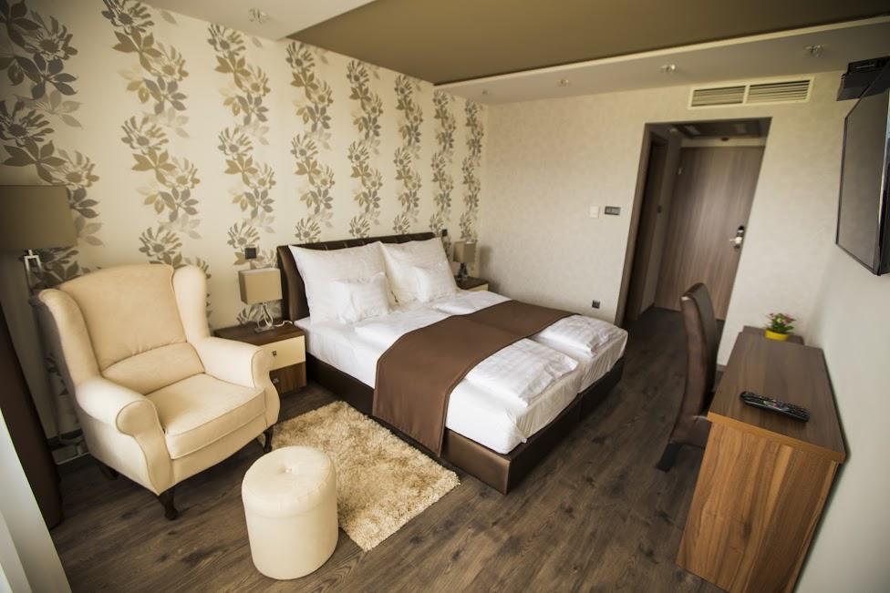 Pole Position Beach Hotel Balatonszarszo Luaran gambar