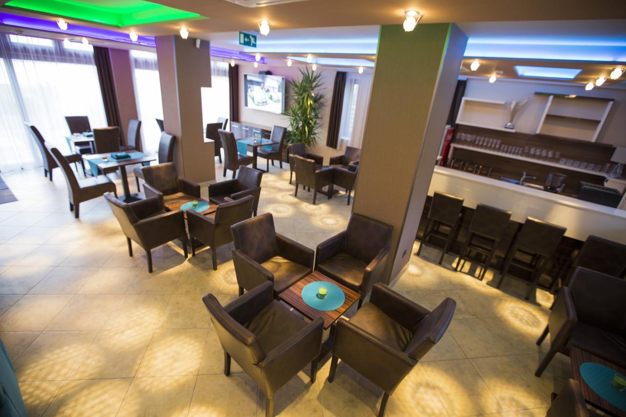 Pole Position Beach Hotel Balatonszarszo Luaran gambar